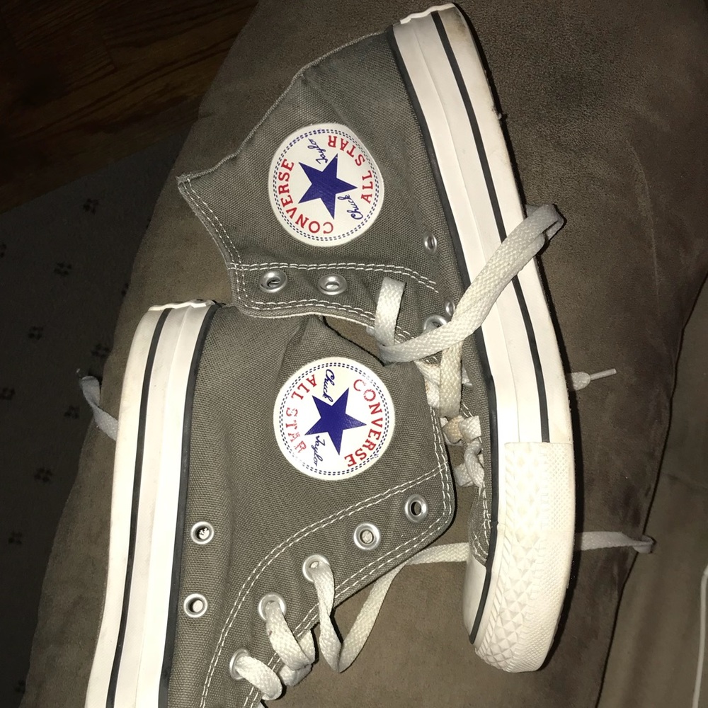 Gray high top converse